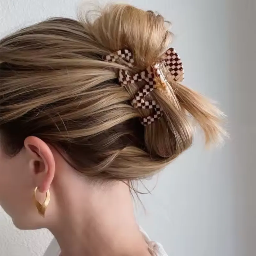 Wavy Hair Claw Clip